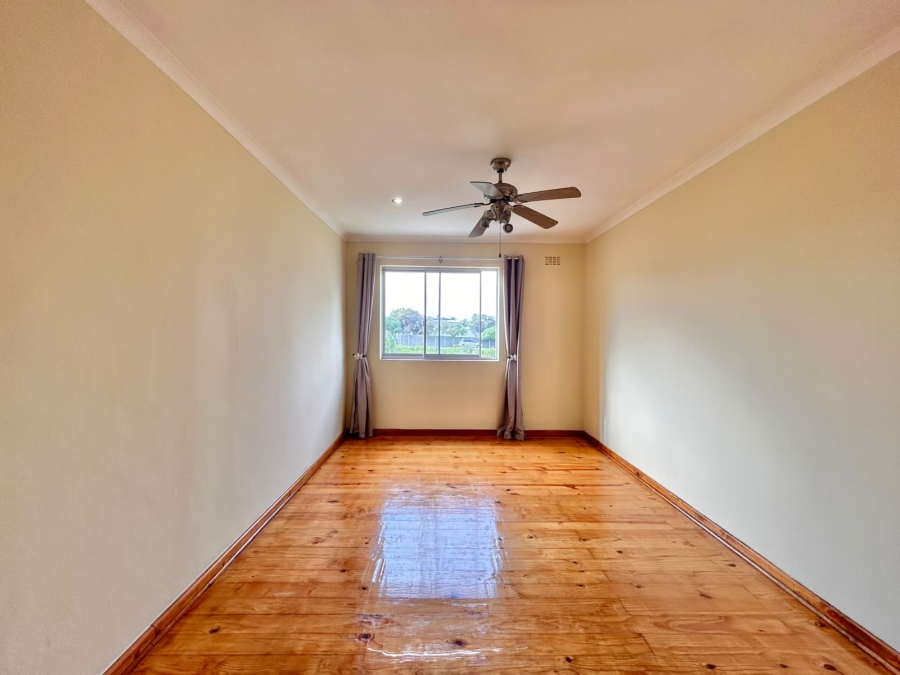 To Let 2 Bedroom Property for Rent in Zeekoevlei Western Cape